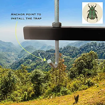 Light trap stand adjustable up to 3 to 6ft height Light trap stand adjustable up to 3 to 6ft height