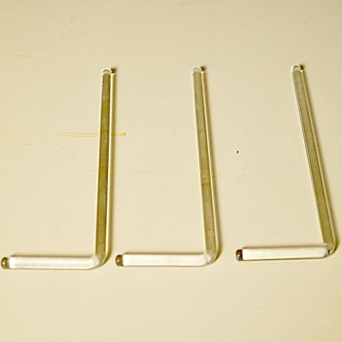 Glass spreader for microbiological works